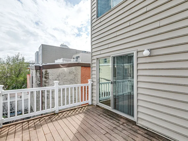1633 Carpenter St #C — Photo 17