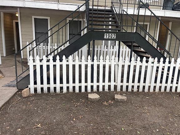 3rd image of 1902 W Loop #A