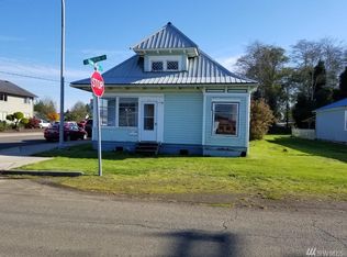 239 7th St, Raymond, WA 98577