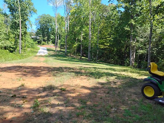 5th image of 161 Lynn Rd