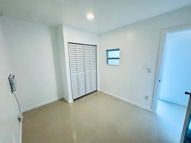 133 SW 11th Ave — Photo 16