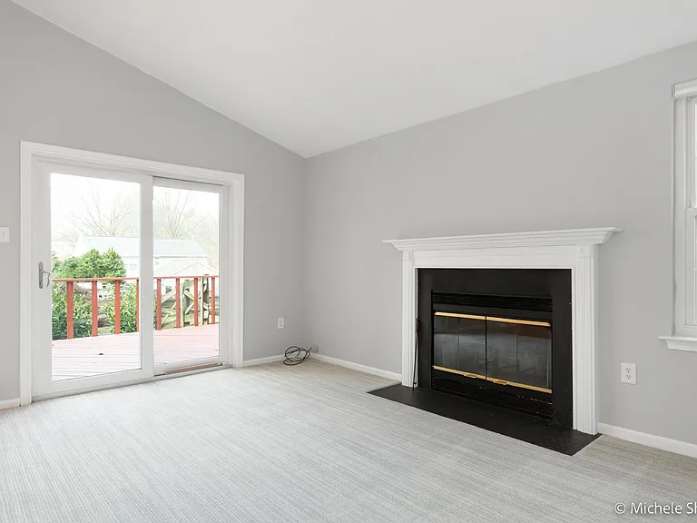 272 Yale Ct — Photo 5