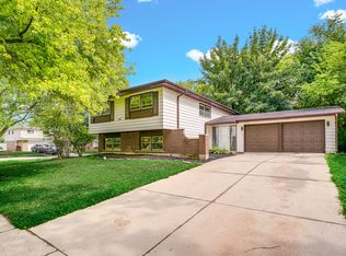 702 W Fitzhenry Ct, Glenwood, IL
