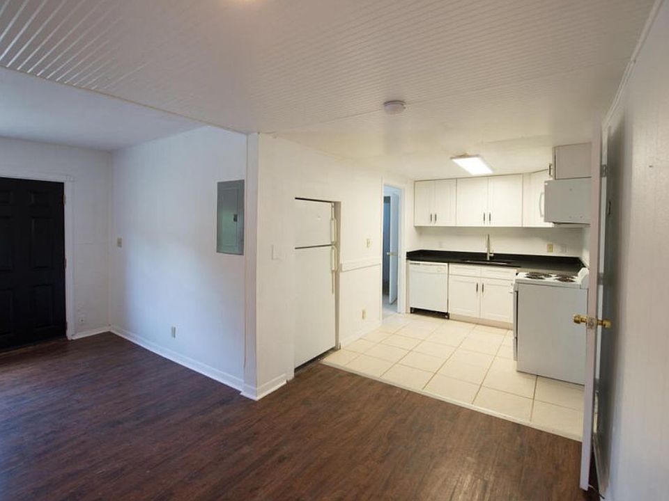 Entryway & Kitchen