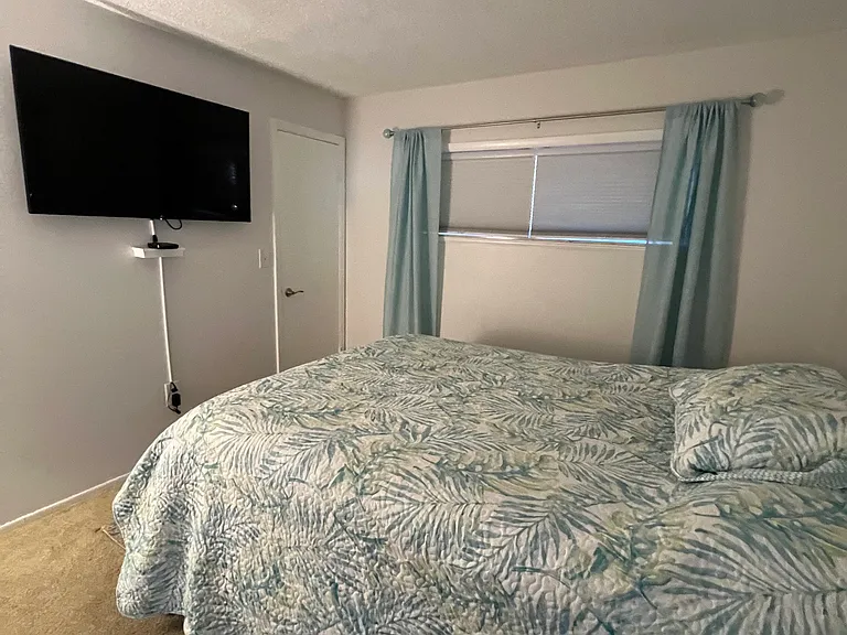 4775 Cove Cir #201 — Photo 8