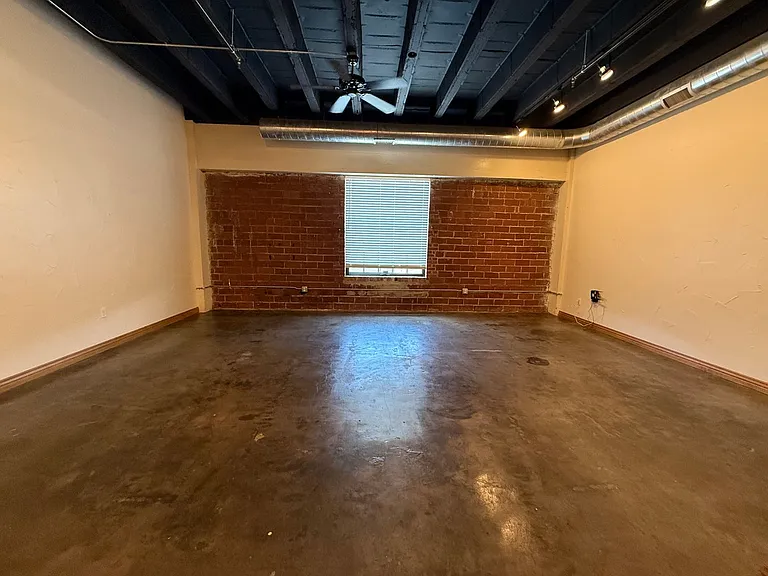 213 W Olive St #212 — Photo 2
