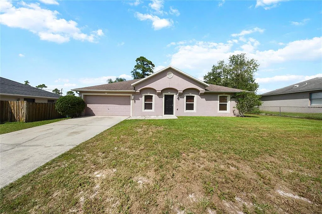 3 bed, 2.0 bath, 1620 sqft, $2,000 — Photo 1
