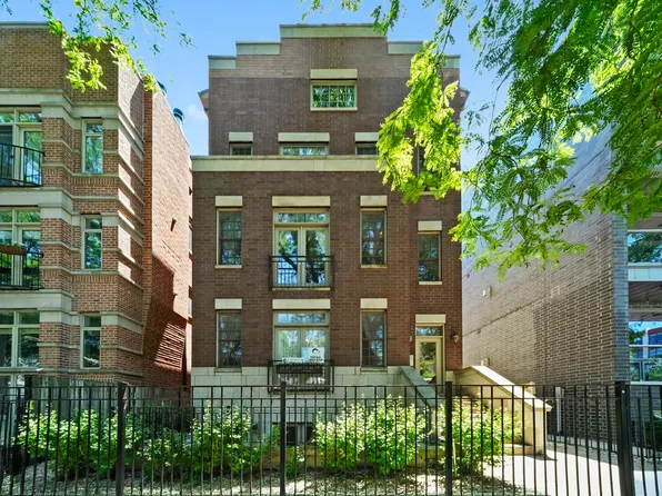 1749 W Roscoe St #1, Chicago, IL 60657