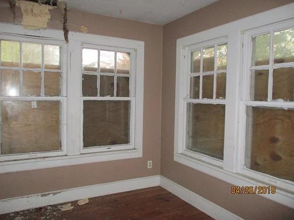 5th image of 1142 Chenango St
