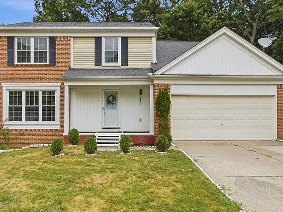425 Thornridge Ct