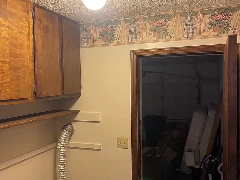 1501 Medinah Rd — Photo 24