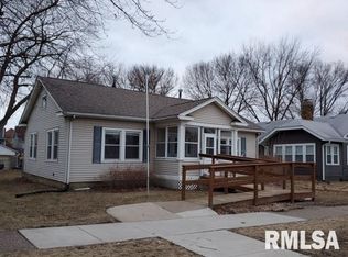 1939 11th St, Moline, IL 61265