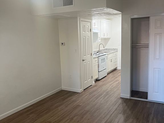 3rd image of 510 W Sahuaro St APT 1105