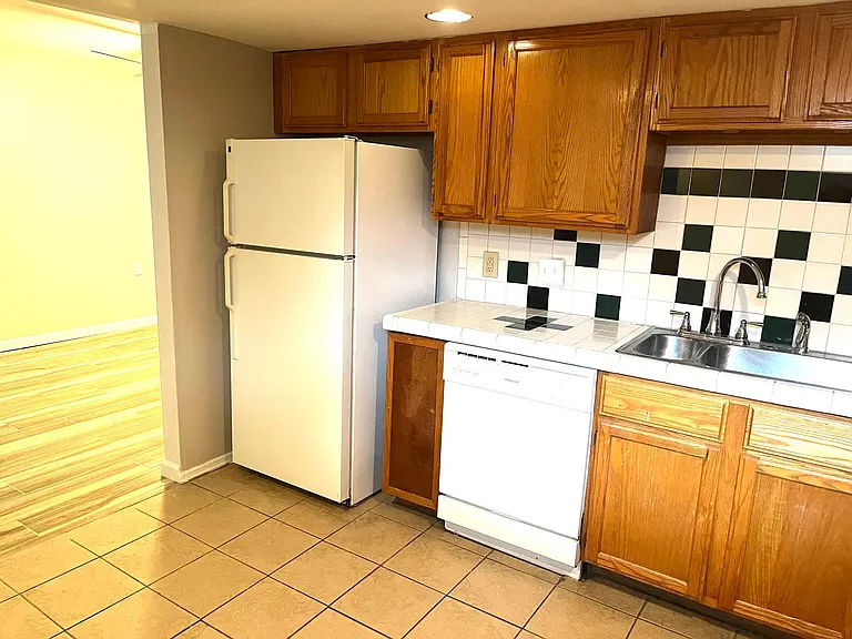 1116 Rutger St #A — Photo 6