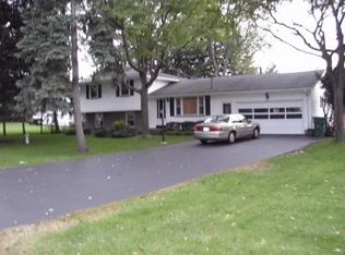 81 Archer Rd, Rochester, NY 14624