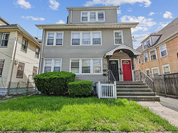 4th image of 426-428 3rd Ave W