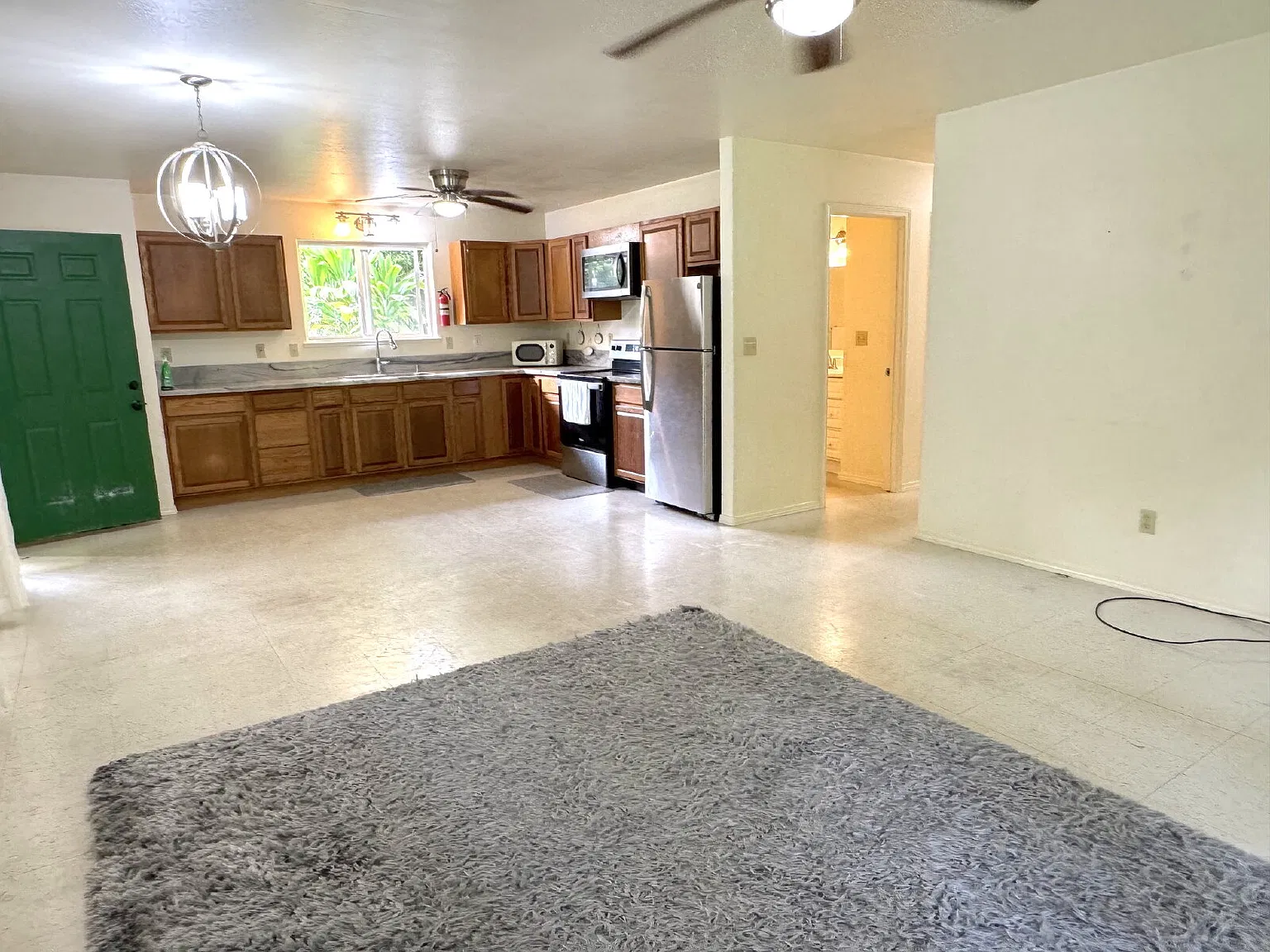 3 bed, 2.0 bath, 1120 sqft, $1,800 — Photo 3