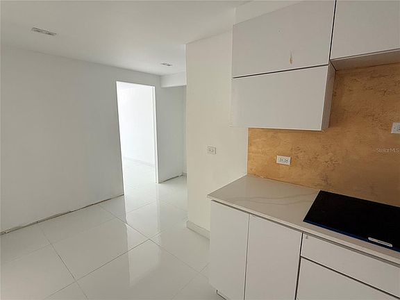 5th image of 14 CALLE MARSEILLES #204