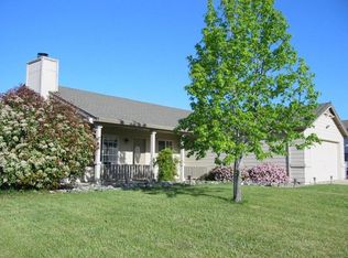 1315 Grouse Dr, Redding, CA 96003