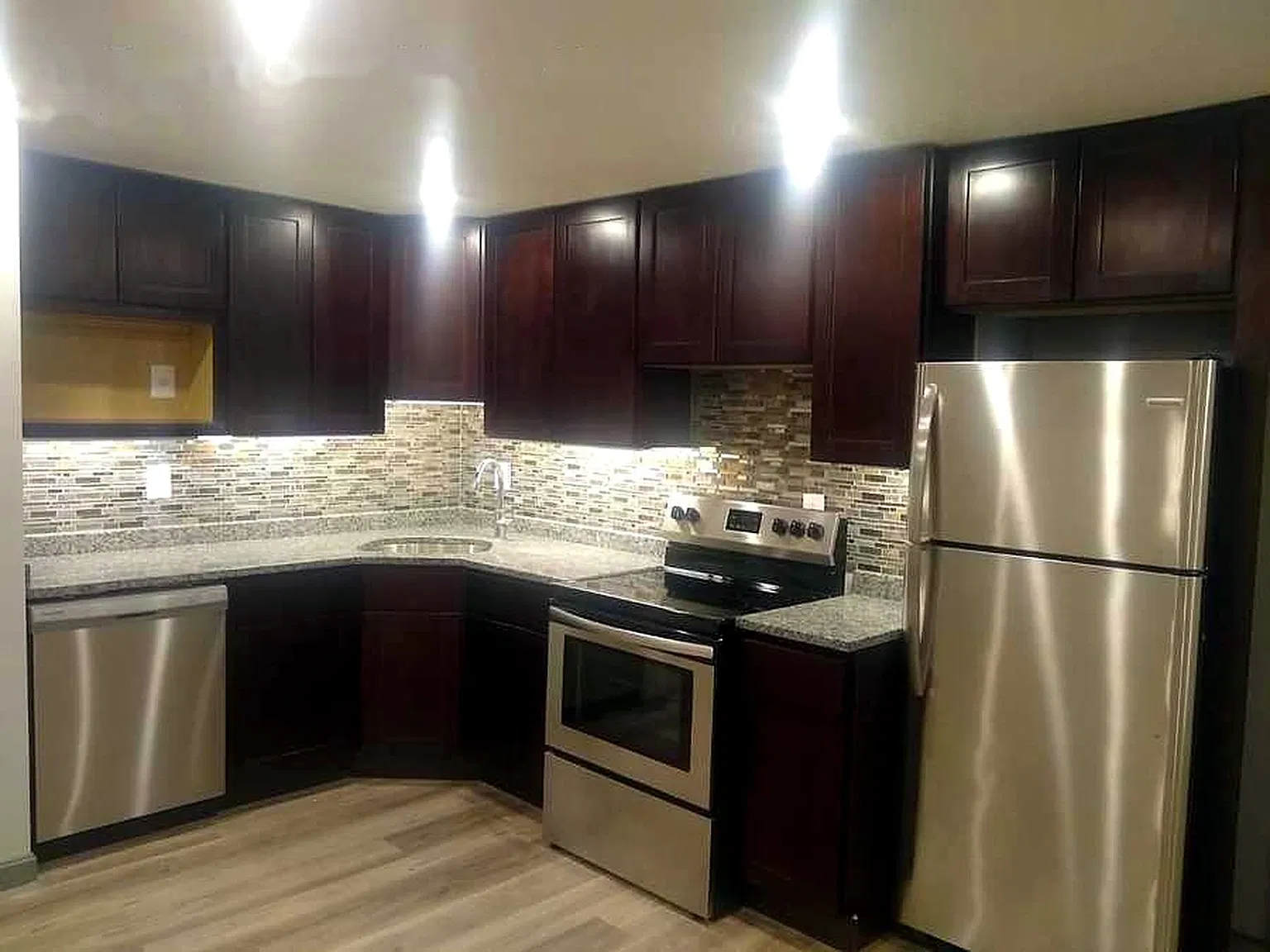 1 bed, 650 sqft, $1,400 — Photo 1