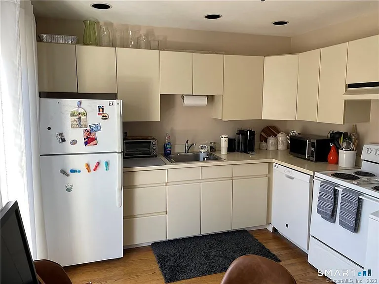 341 Main St #2 — Photo 6