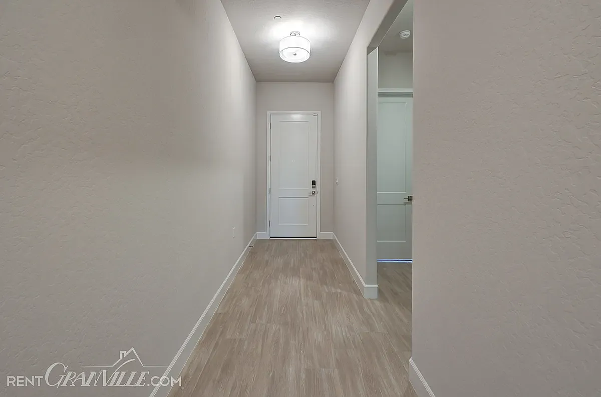4 bed, 3.5 bath, 2355 sqft, $3,600 — Photo 2