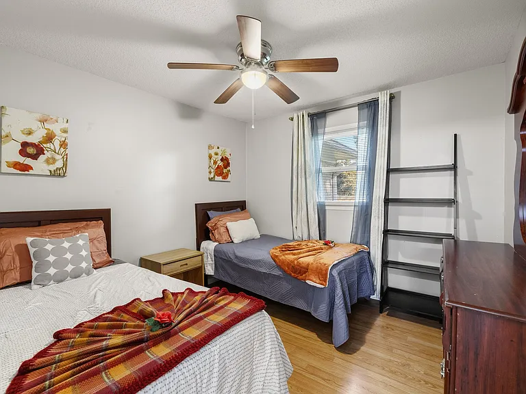 2407 E Main St — Photo 19