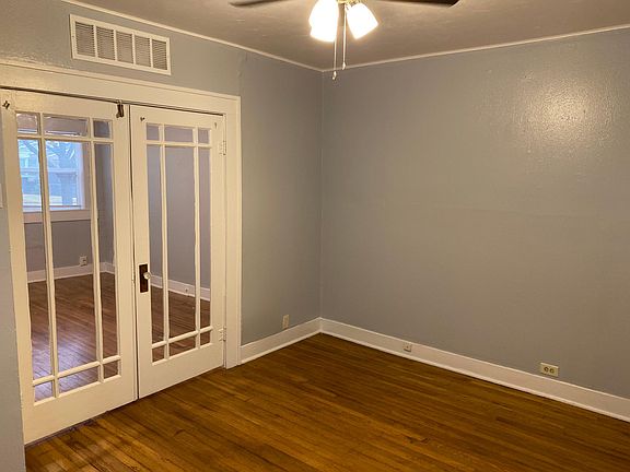 3rd image of 1812 Clover Ln APT B