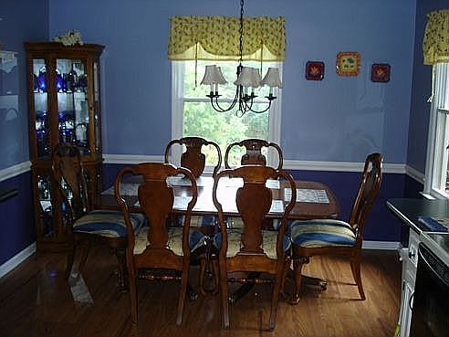 Eat-in Kitchen
