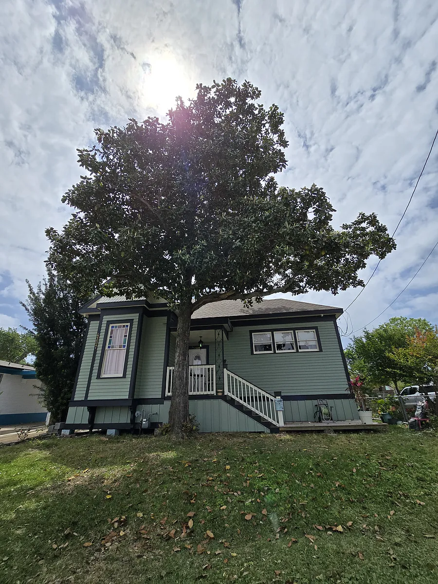 Building Photo - 4307 Avenue Q