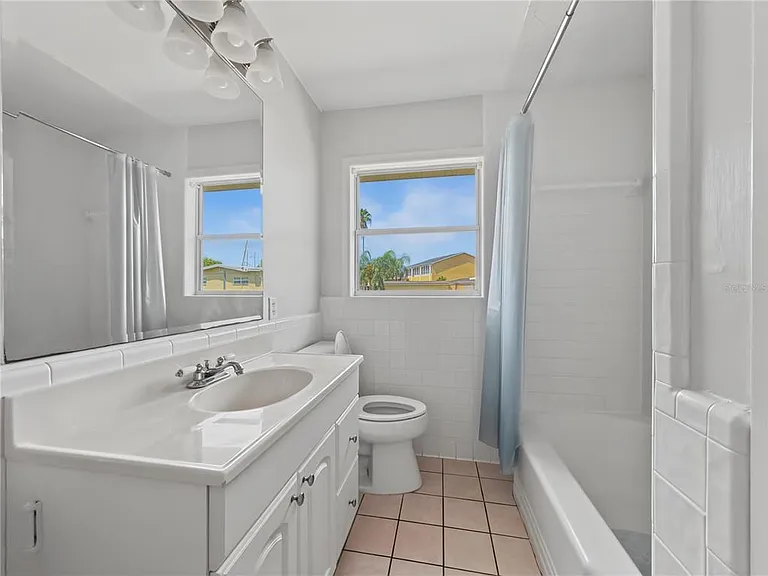125 Lake Roy Dr — Photo 32
