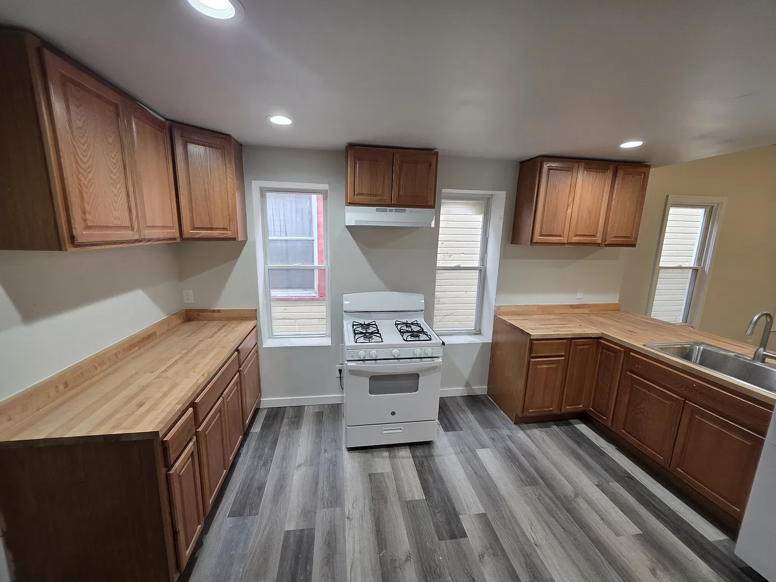 1 bed, 1000 sqft, $1,550 — Photo 3