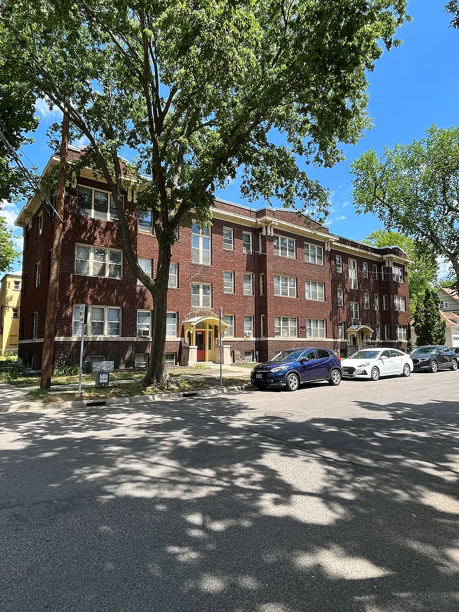 Building Photo - 1312 W 32nd St #104