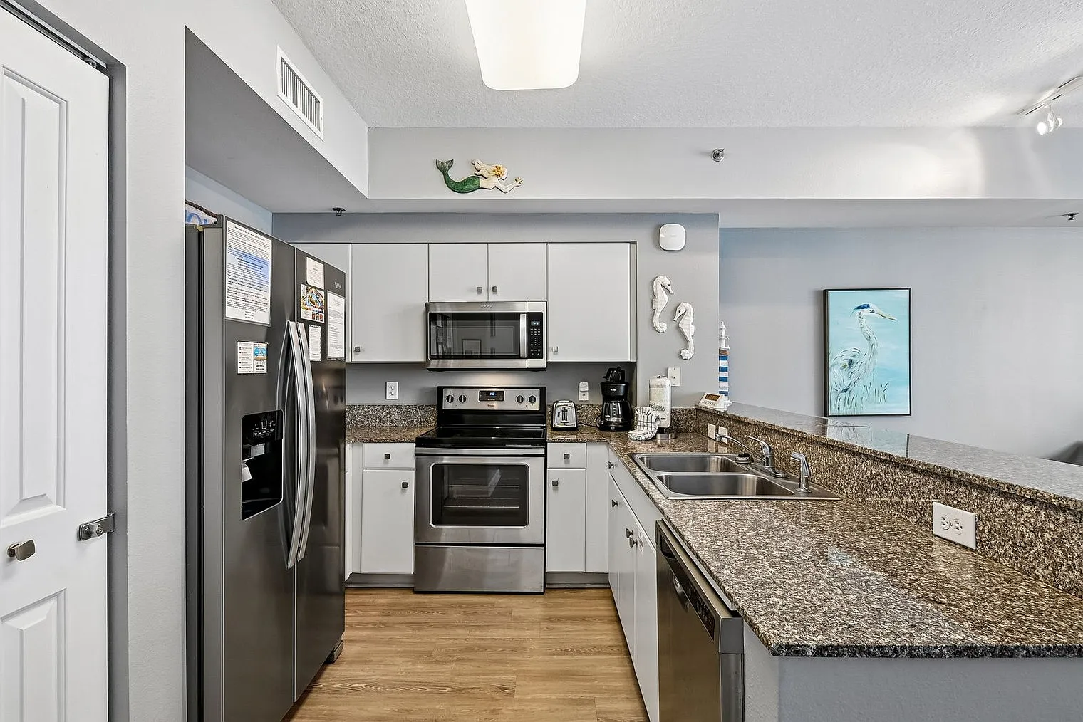 1 bed, 2.0 bath, 947 sqft, $2,826 — Photo 4