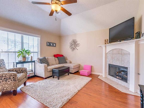3rd image of 9280 Chastain Pl