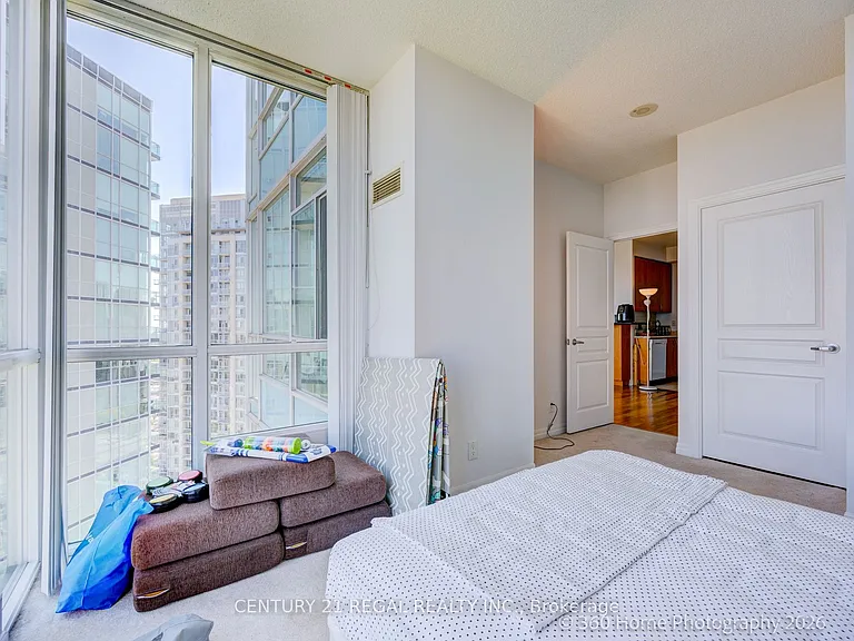 220 Burnhamthorpe Rd W #3004 — Photo 15