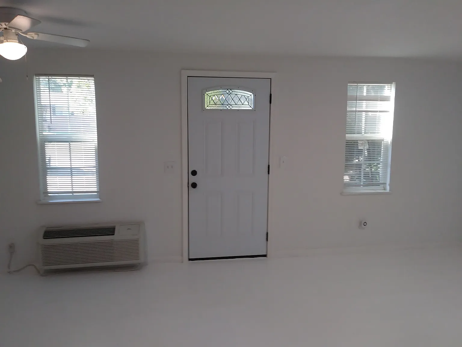1 bed, 750 sqft, $1,200 — Photo 2