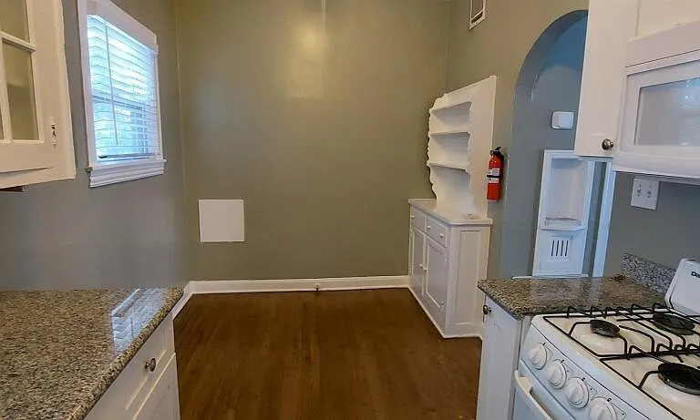 203 W Magnolia Ave #2 — Photo 2