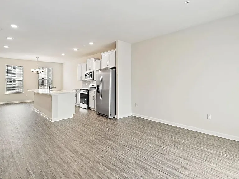 1818 Kellington Ct — Photo 10