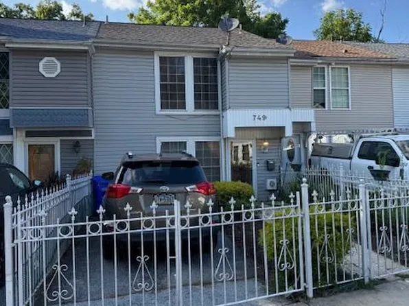 749 Summit Chase Dr, Reading, PA 19611
