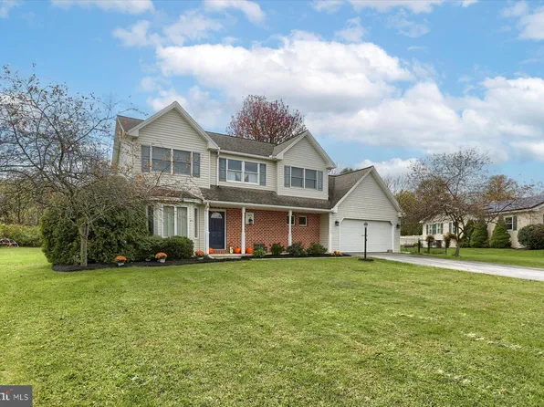 223 Putters Cir, Dillsburg, PA 17019