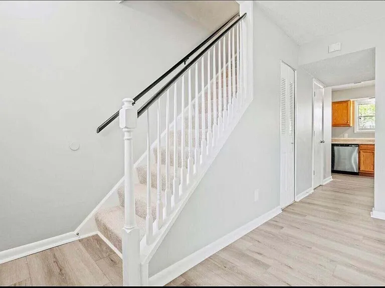 3500 Warwick Dr #27 — Photo 11