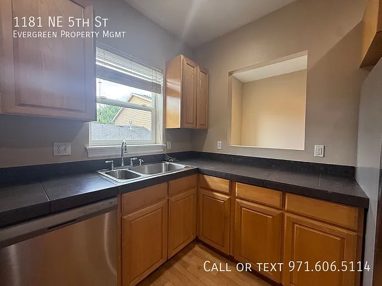 1181 NE 5th St — Photo 19