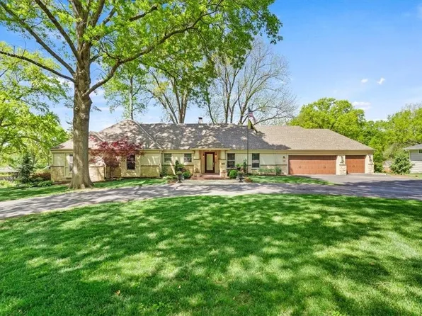9648 Lee Blvd, Leawood, KS 66206