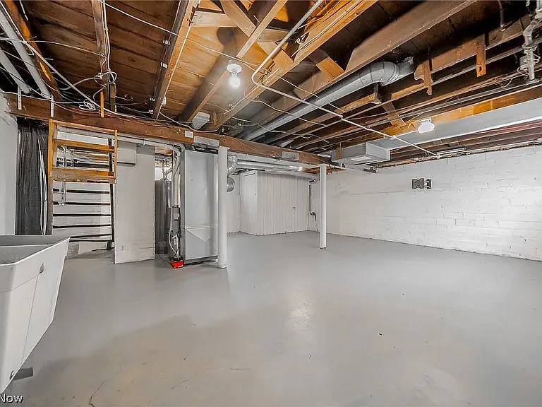 20180 Hillcrest Dr — Photo 21