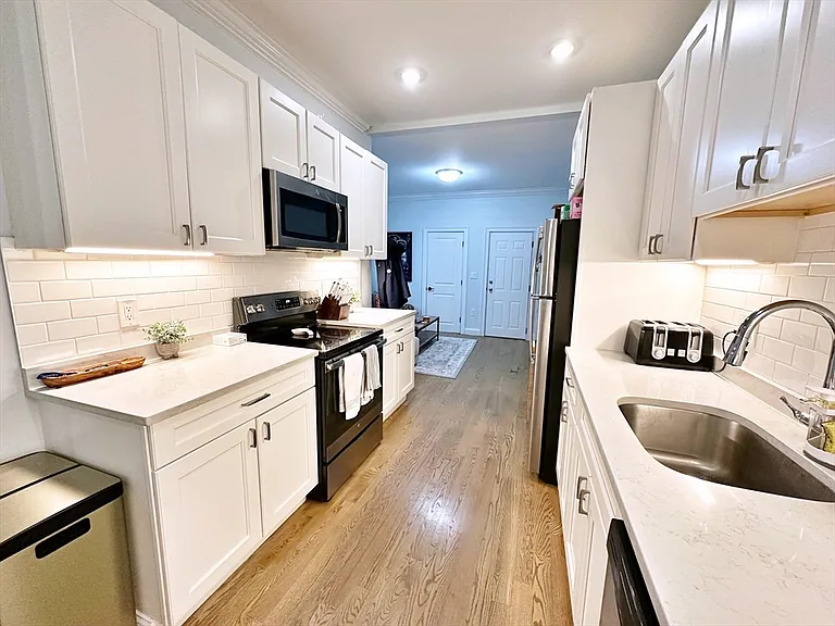 89 Princeton St #1 — Photo 4