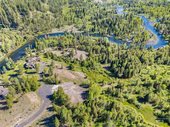 29 Evening Star Ln, McCall, ID 83638