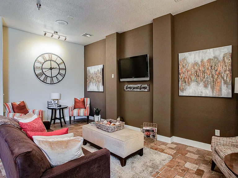 The Metropolitan is in one of the most distinctive areas in Central Arkansas. The Metropolitan combines technology, location, and design all with an urban twist.
