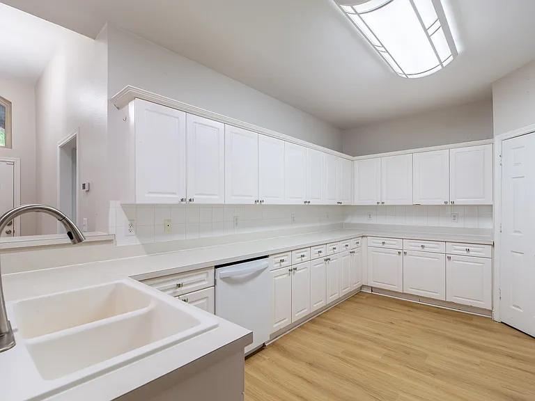 1803 Fern Ct — Photo 9