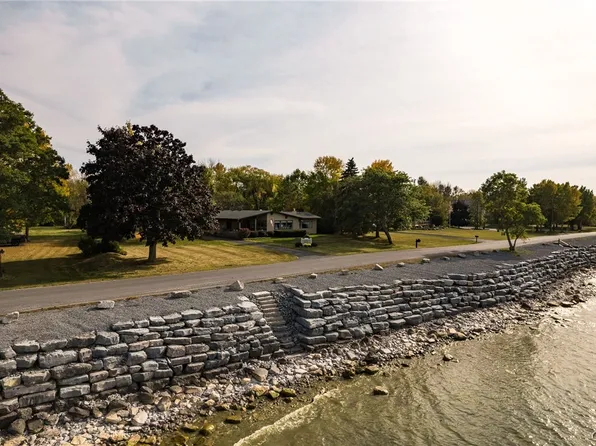 32443 County Route 6, Cape Vincent, NY 13618